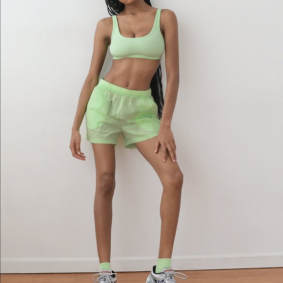 Aritzia TNA Claremont Shorts (size SMALL) - Picture 4 of 6